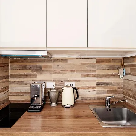 Pantheon Caravaggio's House * Roma